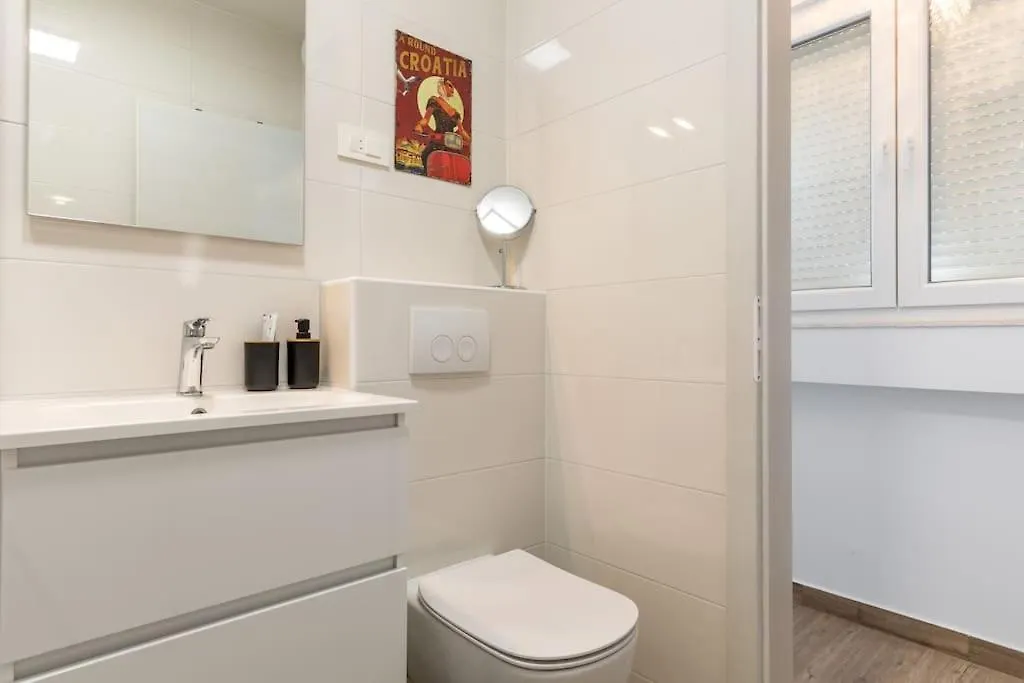 Brand New 1Br Near Central Station, Old Town, Beach - 3 Minute Walking Appartement Split 0*,