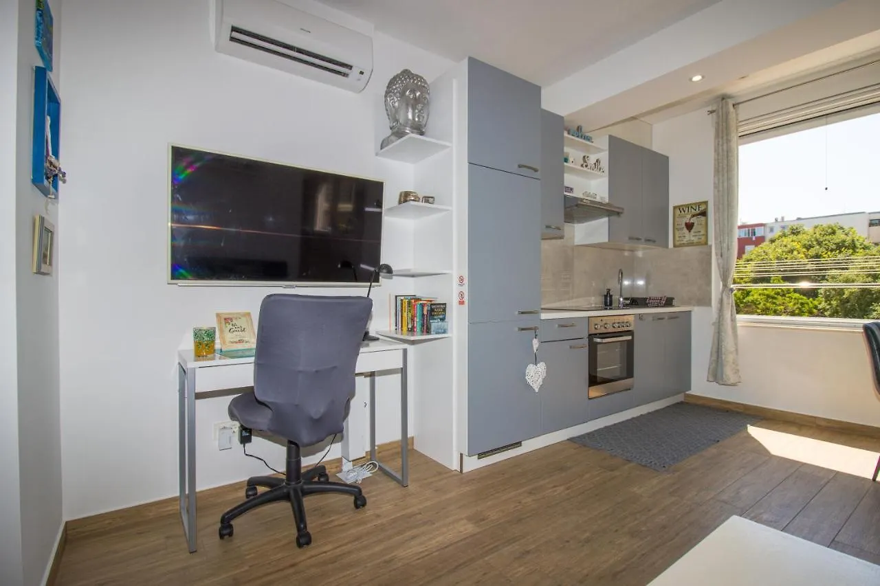 Brand New 1Br Near Central Station, Old Town, Beach - 3 Minute Walking Appartement Split