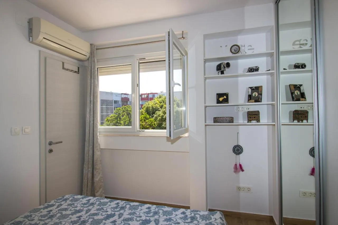 Brand New 1Br Near Central Station, Old Town, Beach - 3 Minute Walking Appartement Split 0*,
