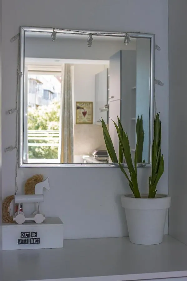 Apartament Brand New 1Br Near Central Station, Old Town, Beach - 3 Minute Walking Split