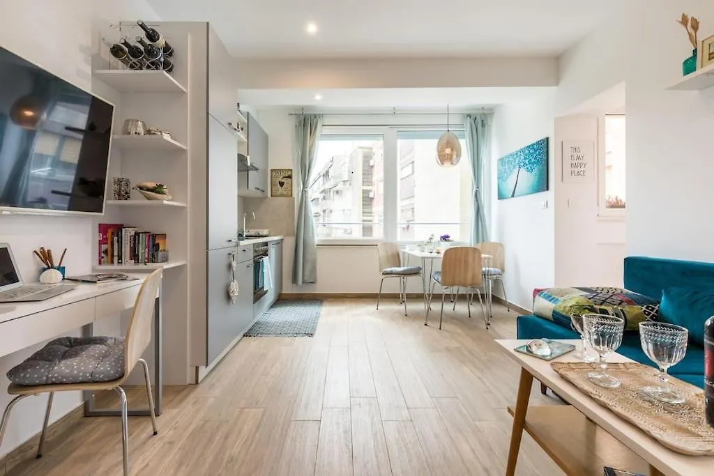 Apartament Brand New 1Br Near Central Station, Old Town, Beach - 3 Minute Walking Split Chorwacja